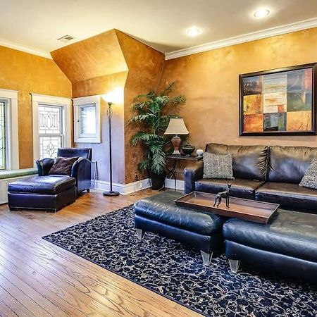 Апартаменты Historic And Unique Brownstone In Gold Coast - Downtown - 3 Чикаго Экстерьер фото